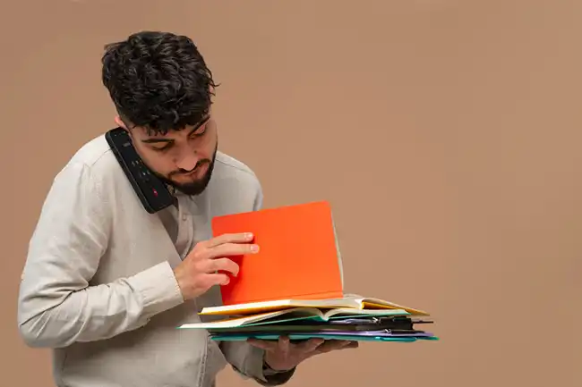 Memilih buku tulis