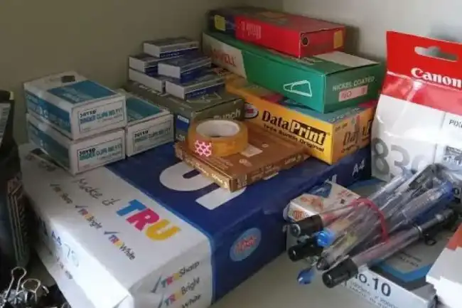 stok perlengkapan kantor